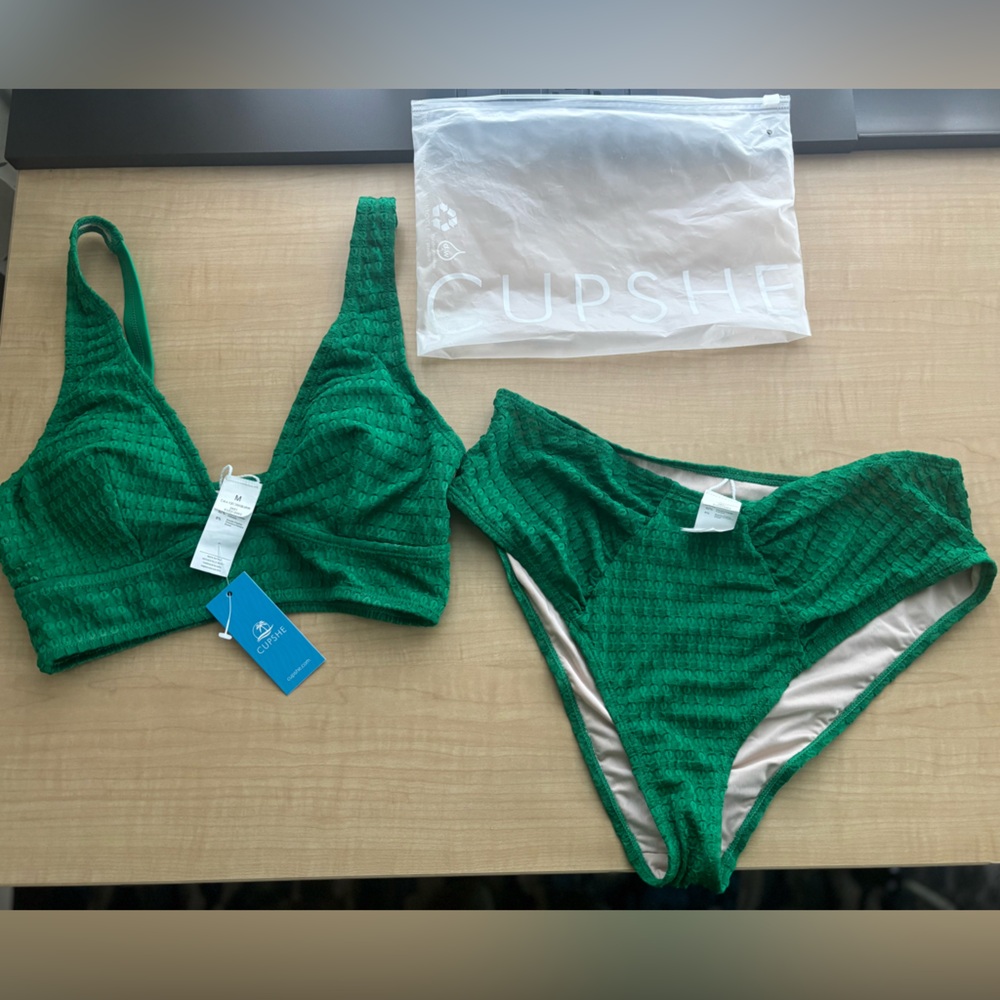 Cupshe Emerald Textured Bikini Set NWT